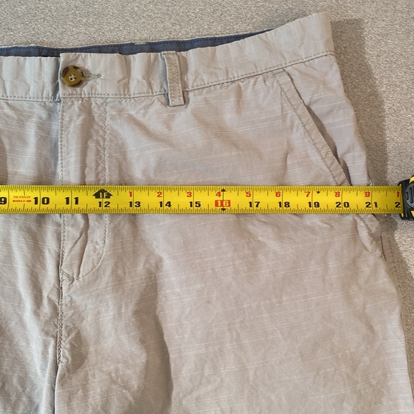 Tommy Hilfiger - flat front shorts. Size 36 - Picture 8 of 12